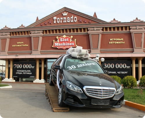 Супер приз автомобиль Mercedes в казино Tornado.